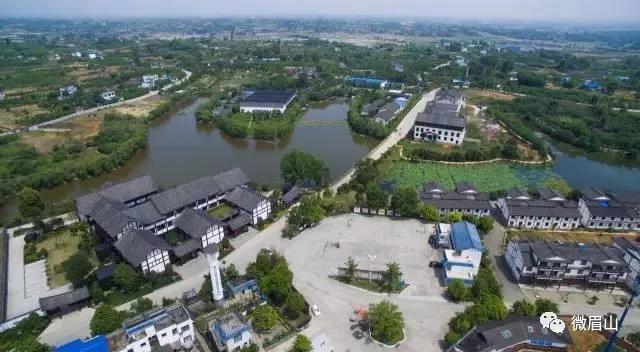 李子柒令人向往的世外桃源生活,李子柒记录的简单淳朴的田园生活