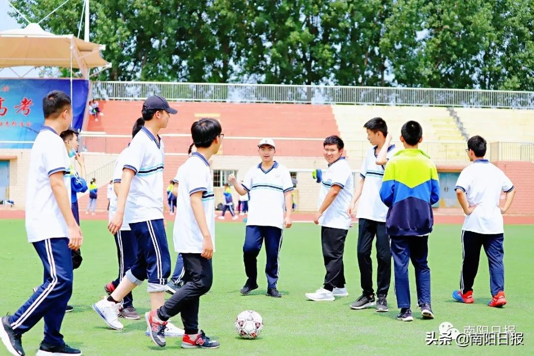 南阳油田第一中学2001级,南阳市油田第一中学评分