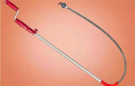 上厕所马桶堵了，师傅亲授抽水马桶堵塞疏通窍门，远离“爆缸”