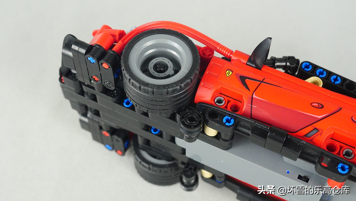 启蒙积木暗影跑车,可以漂移的积木跑车测评