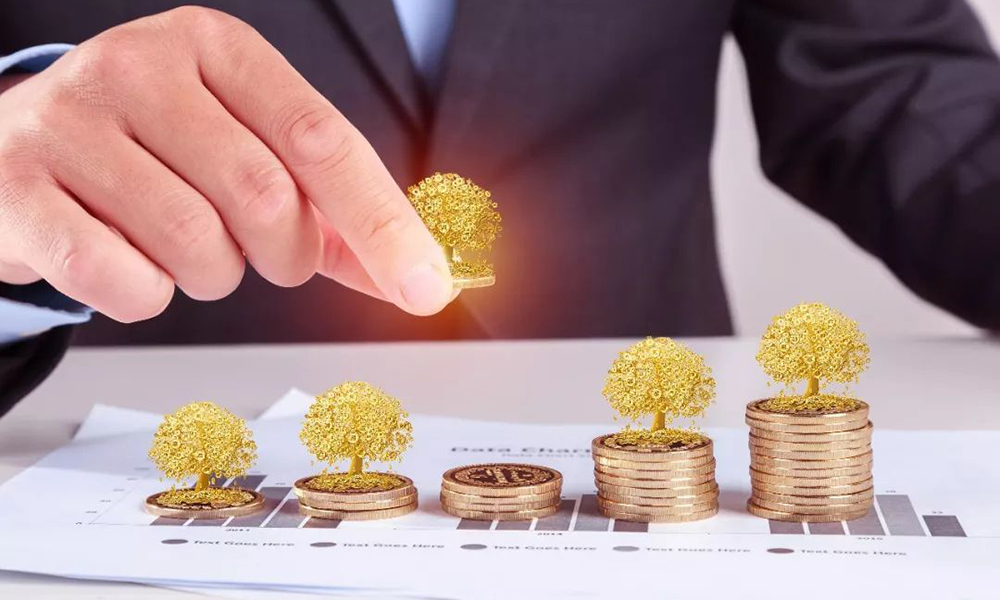 如果公司给的工资不足养活自己,在公司事情多工资少该怎么做