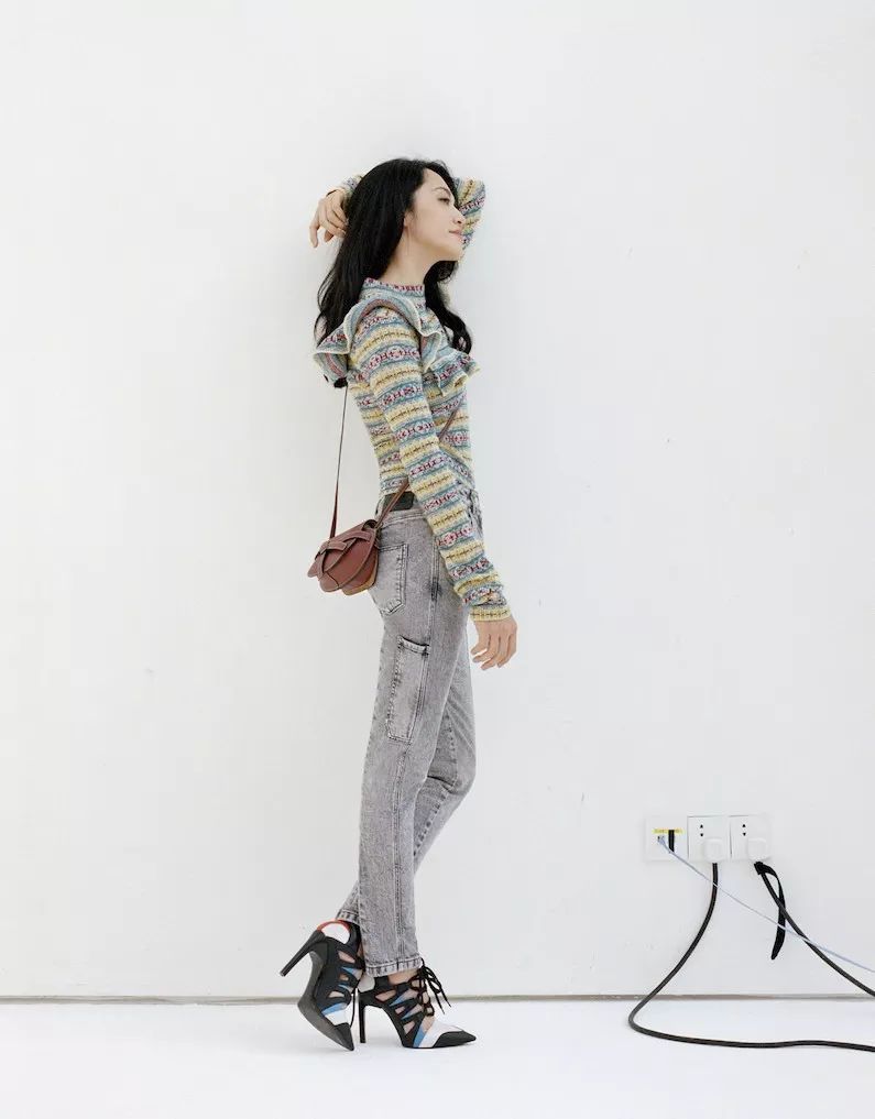 当代女生包包一般多少钱,女子买名牌包完整版