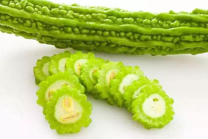 一家三口吃野菜险丧命,一家三口吃丝瓜