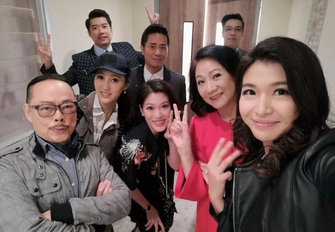 40岁前tvb当家花旦升级人母,tvb小花急速上位一年拍四剧