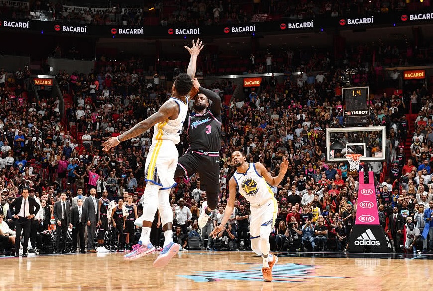 盘点NBA近十年4个“诡异”压哨!布克0.2秒背后压哨入选