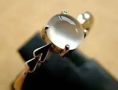 珠宝直播：一门熟悉又隐秘，蛮荒又暴利的生意