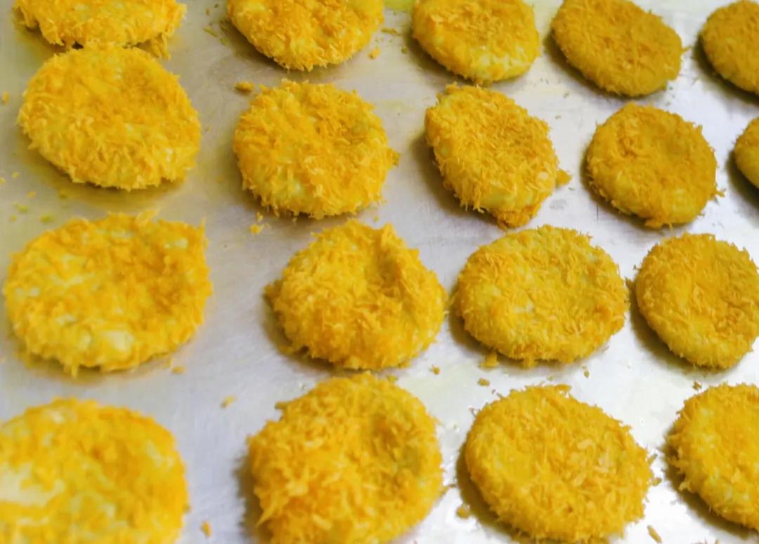 万圣节制作南瓜灯分享,万圣节南瓜灯里的糖果