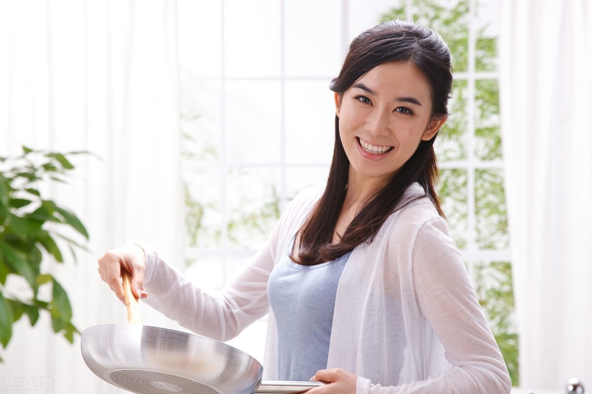 跟女生聊天高情商聊天技巧微信,追女生第一技巧避免尬聊冷场法