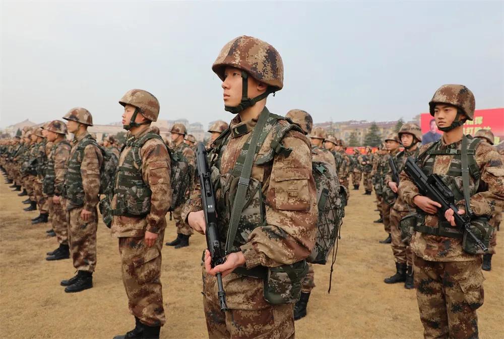 江淮雄鹰亮剑视频,升空即战斗