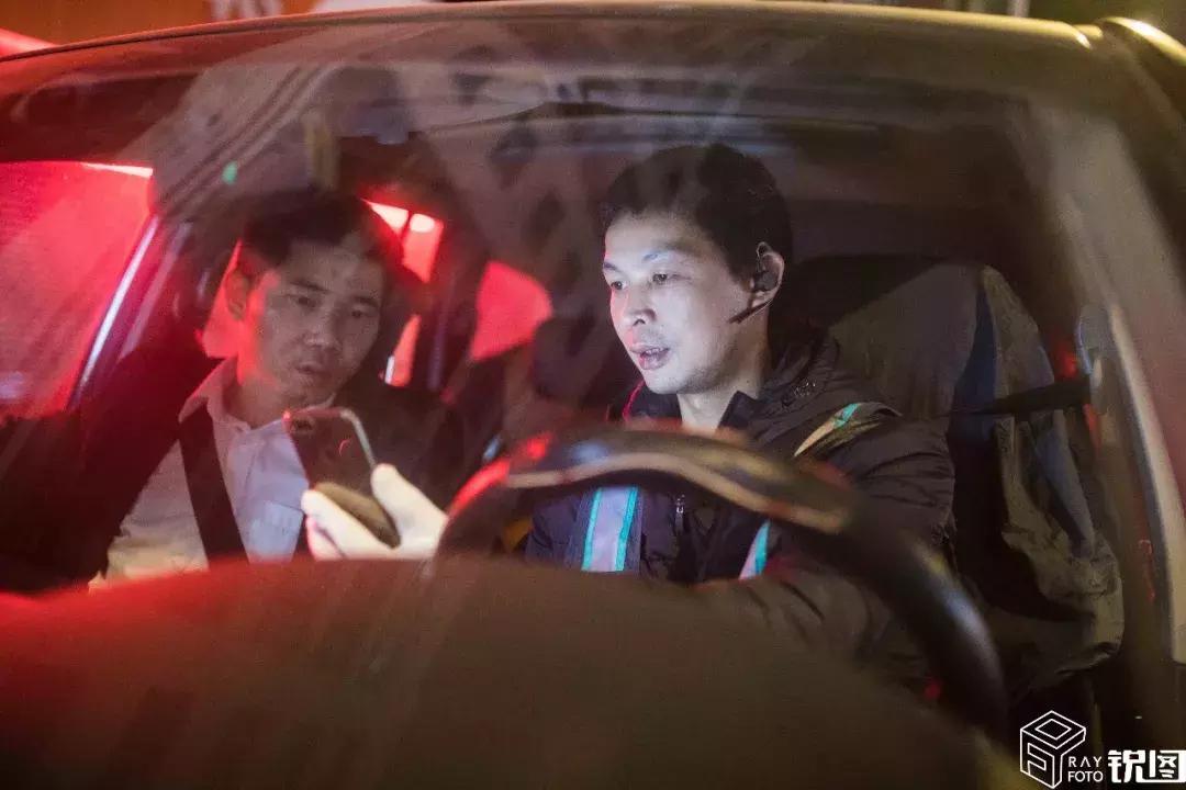 暖心代驾爸爸：白天收废品晚上开滴滴捡玩具给女儿建成童话世界