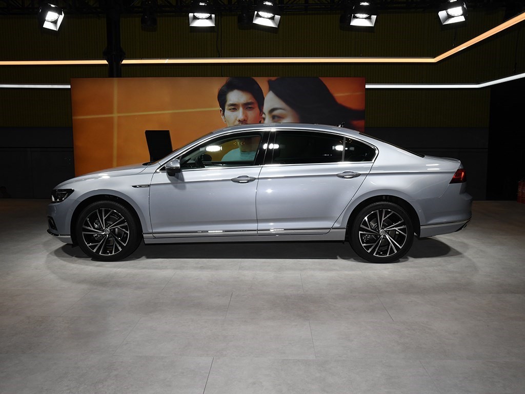 迈腾2.0t加速测试,迈腾2.0T百公里加速多少秒