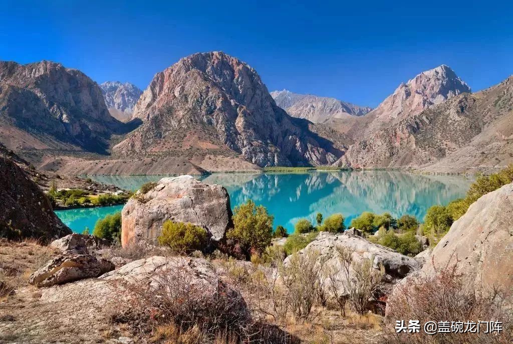 *疆新**往西，这片神奇的处女地，去一次相当环游大半个世界！