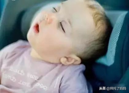 宝宝偏头睡觉怎么纠正最有效,一岁宝宝偏头睡觉如何矫正