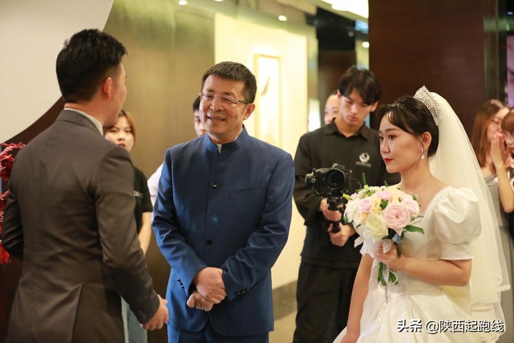 西安教育圈一场“特殊”的婚礼——新娘的“爸爸”是校长