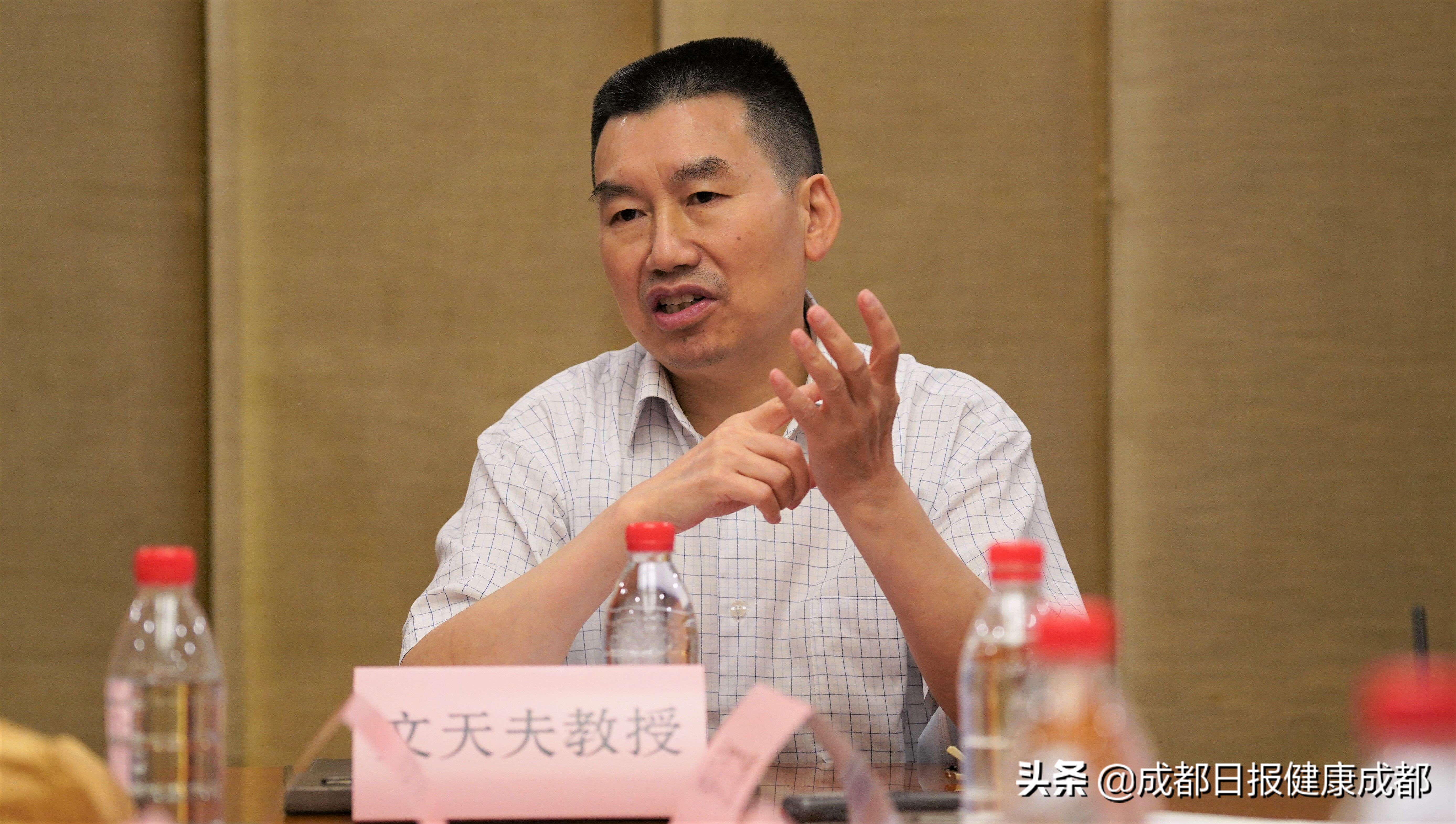 75岁以上老人癌症早期,肝癌的前兆早发现早治疗