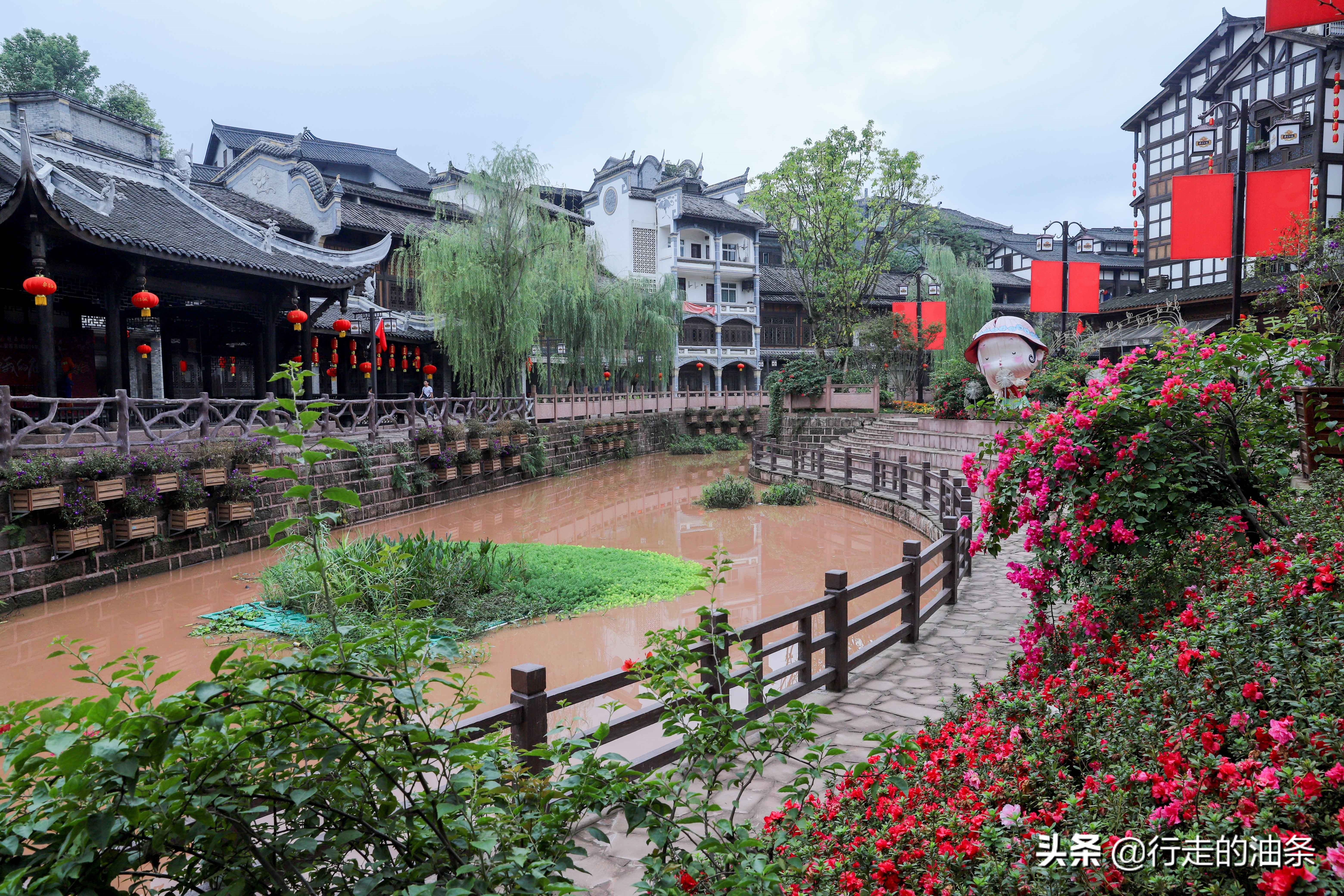 重庆旅游打卡老街磁器口,重庆自驾凤凰古城游记