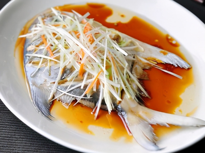 清蒸大鳞平鱼的方法,清蒸冷冻平鱼的做法和步骤