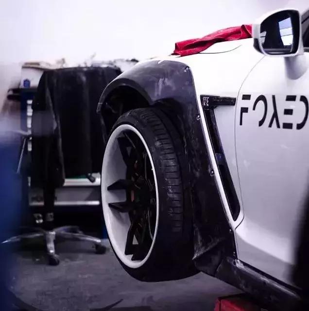 自从坐上了小姐姐的GT-R之后，天天都能体验速度与激情的快感