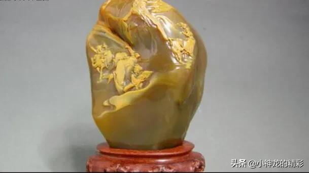 老年人带压菜石鉴宝原视频,大叔拿压菜石鉴宝