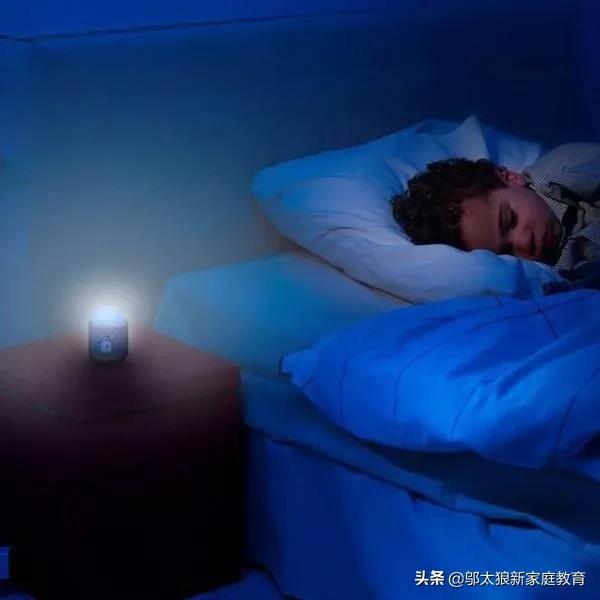 宝宝尿床后家长对孩子的影响,孩子尿床后妈妈怎么安慰孩子