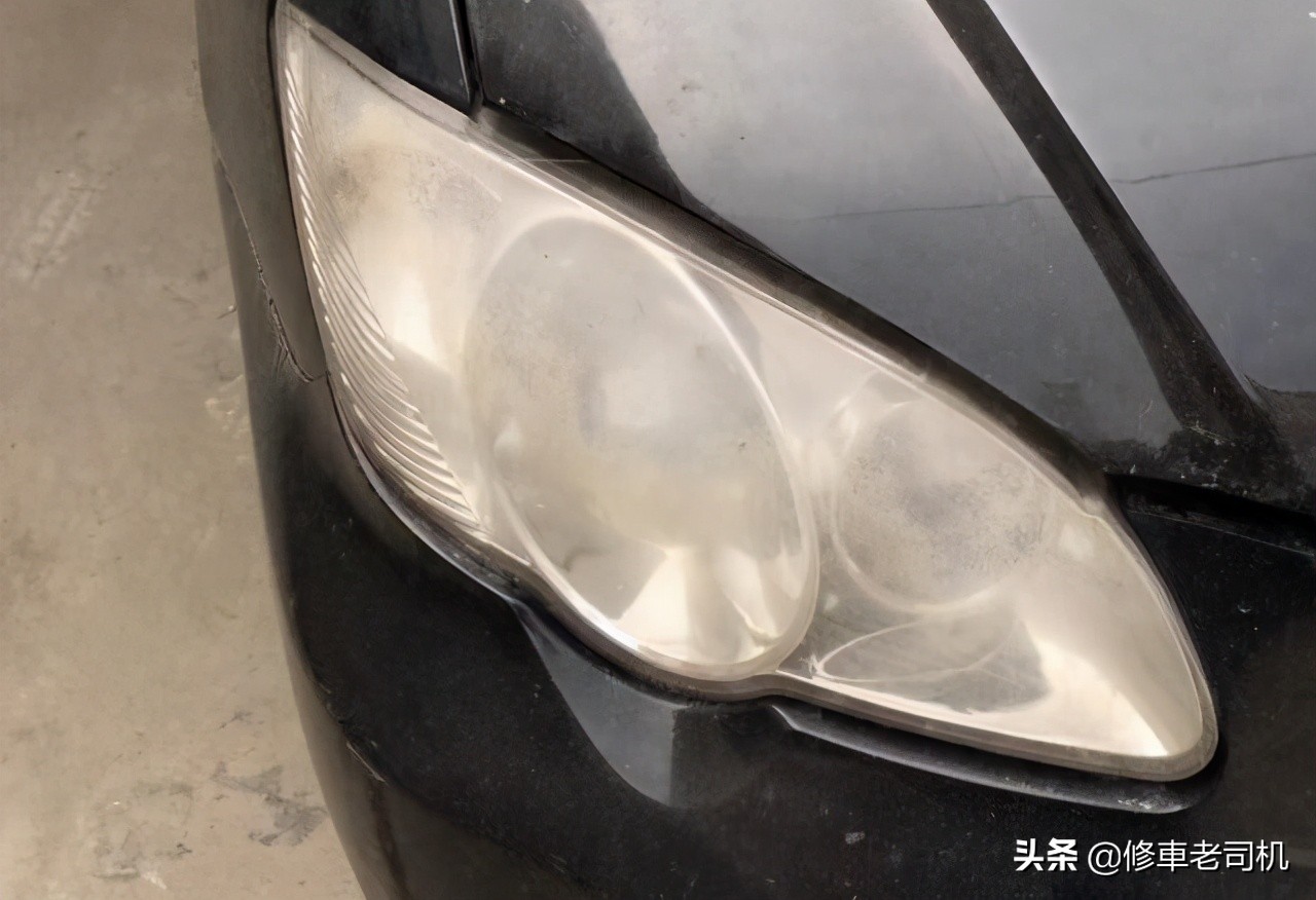 大灯发黄修复能用化油器清洗剂吗,汽车大灯灯壳发黄最好的办法修复