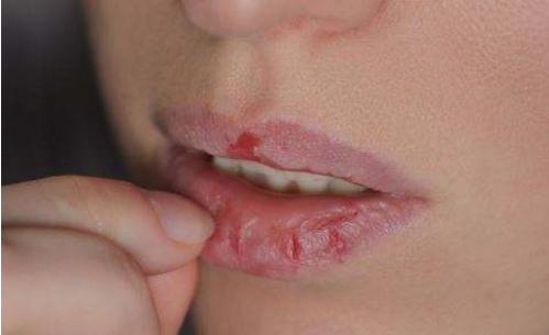 男明星天生“自带妆容”,白敬亭自带眼线,周震南全脸都让人羡慕