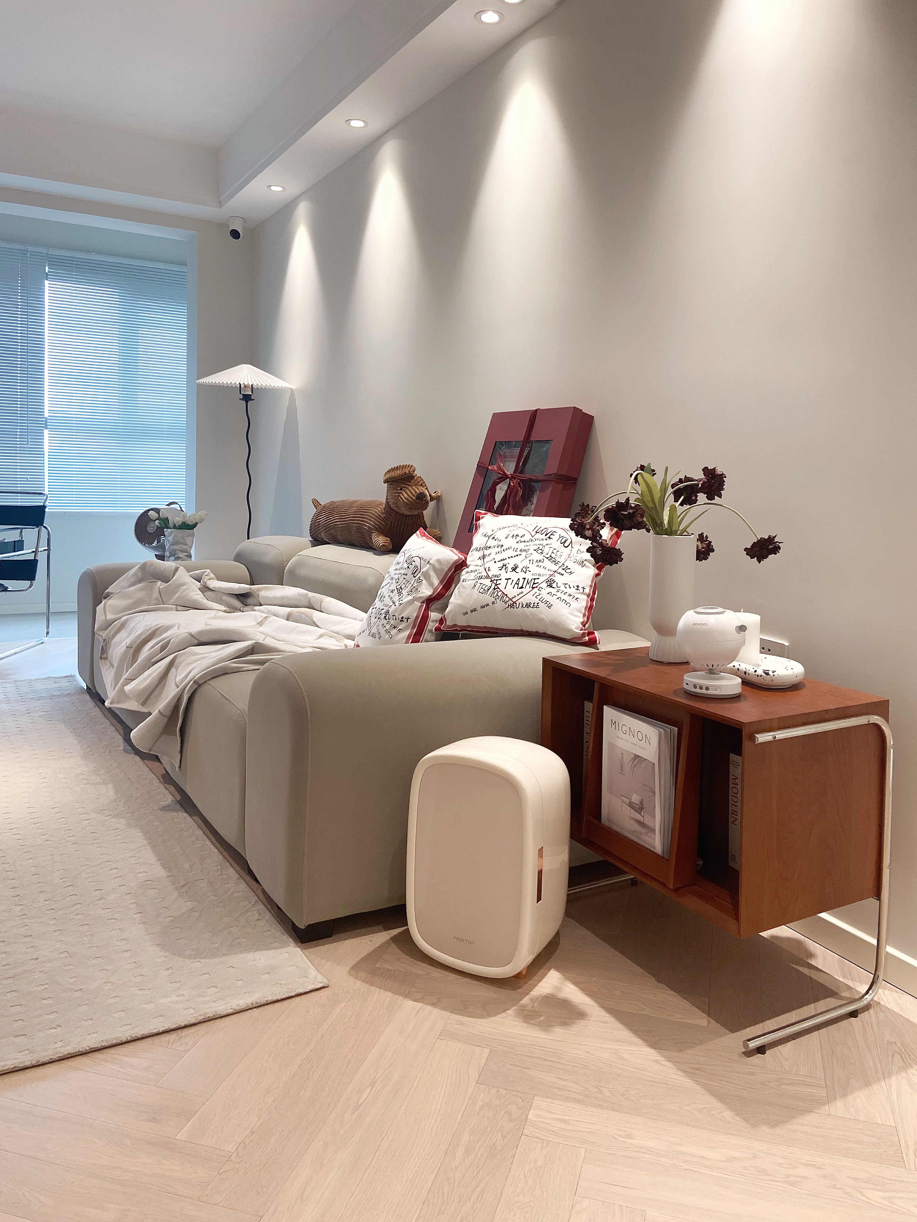 无沙发无茶几客厅设计,客厅极简无茶几设计