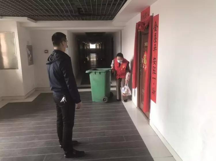 抗疫优秀党务工作者事迹,抗疫一线党员典型报道