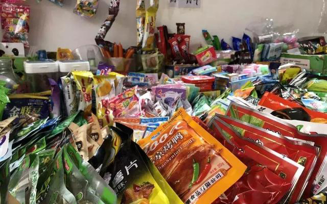 学校小卖部要关停，这3种经典零食吃不到了！走读生：我可以代购