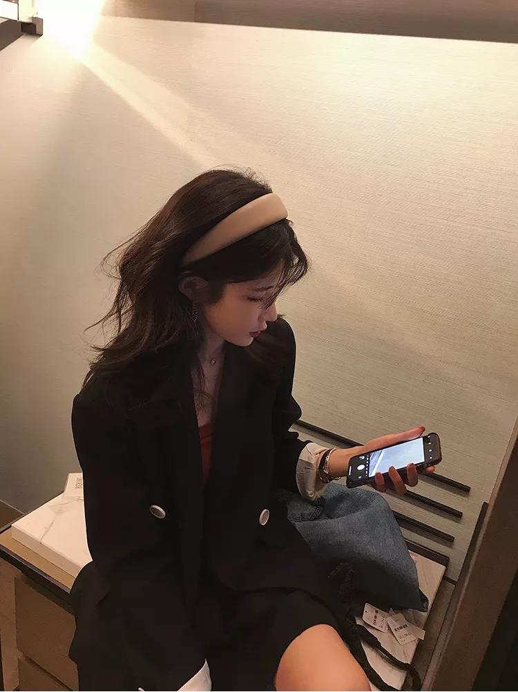 韩系欧尼风衣外套,韩国欧尼黑色大衣搭配