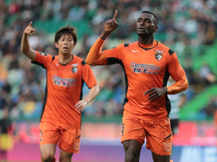 从金靴3连庄，到如今33岁濒临退役！这名恒大标王的故事令人嘘唏