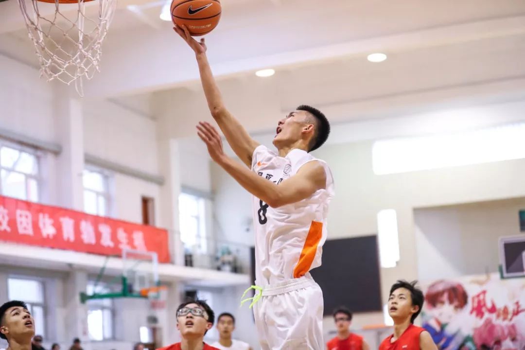 十六强激烈幸存不易新八强更强明日开战丨2018-19耐克高中联赛