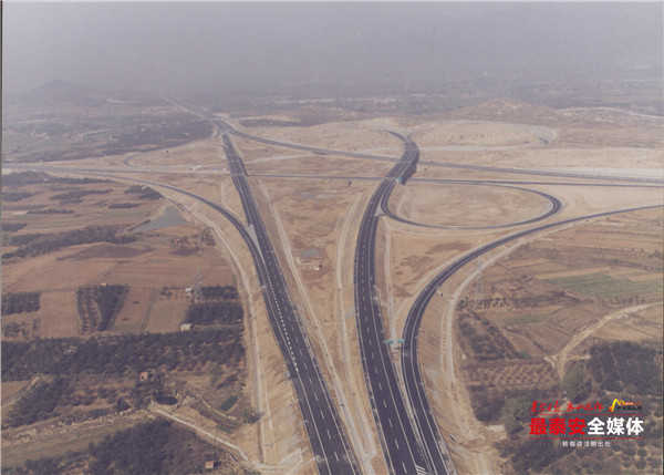 一条条公路,一条条公路纵横交错