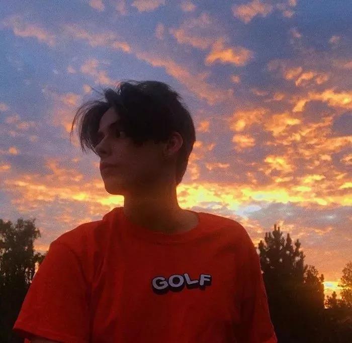 超丧成熟稳重的头像男,丧到极致的男生头像真人