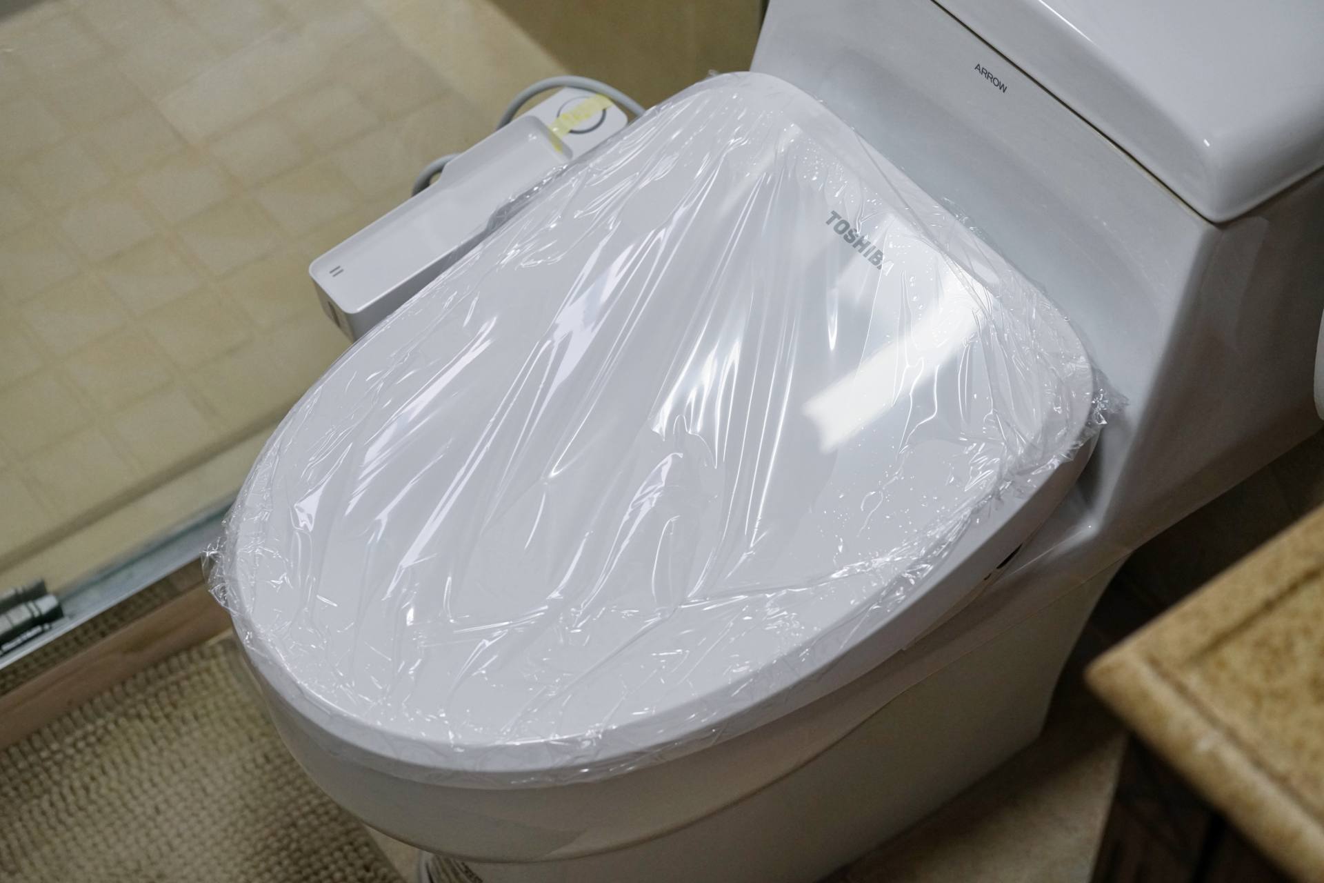 坐着小便溅到马桶边缘怎么回事,蹲马桶小便溅尿怎么办