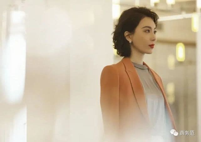 44岁陈数穿西装 (42岁陈数红色西装)