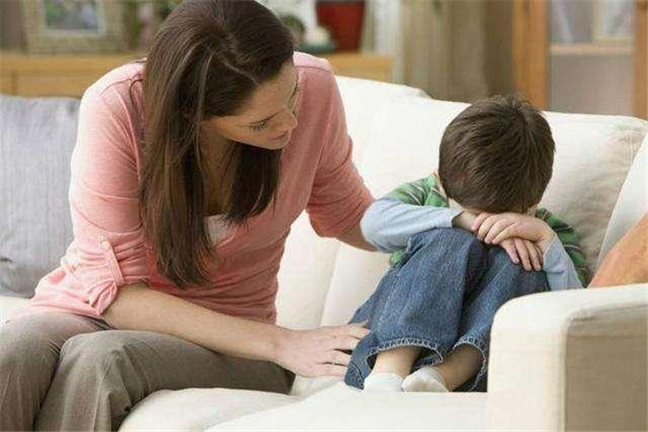 男孩性格太娘怎么办,男孩容易受原生家庭不良习惯影响