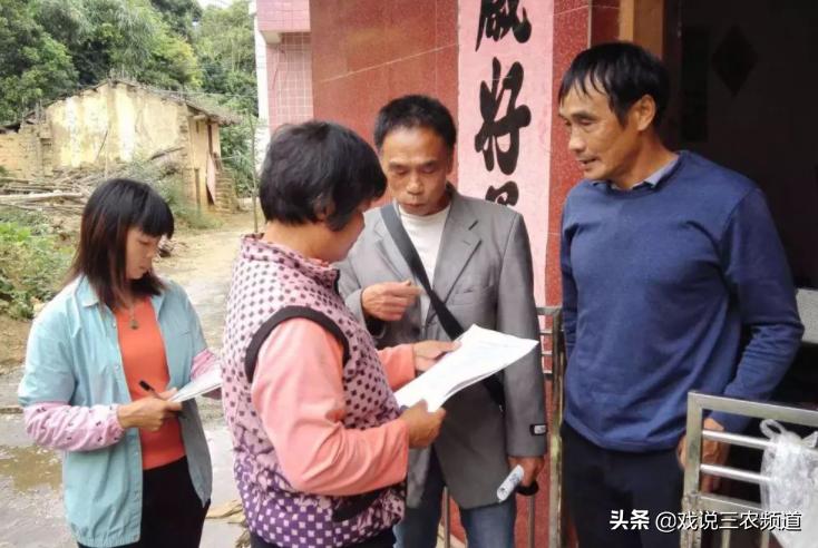 现在村干部一年领多少个月工资,农村干部每月能领多少工资