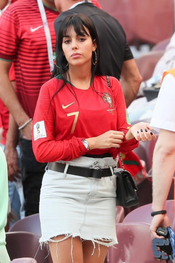 足球衣怎么穿更时尚一点,活力款衣服