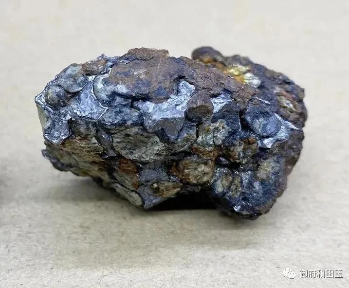 上周!这块来自*疆新**的石头拍出472万的天价!创历史新高