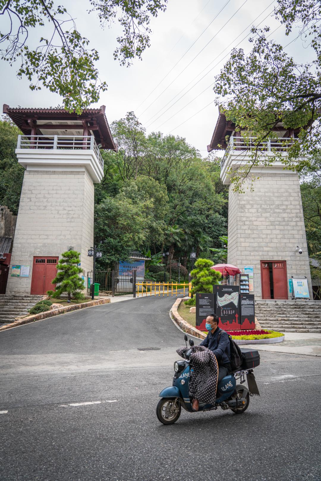 “亚洲桅杆”上的消防故地,曾让武汉三镇失去秘密