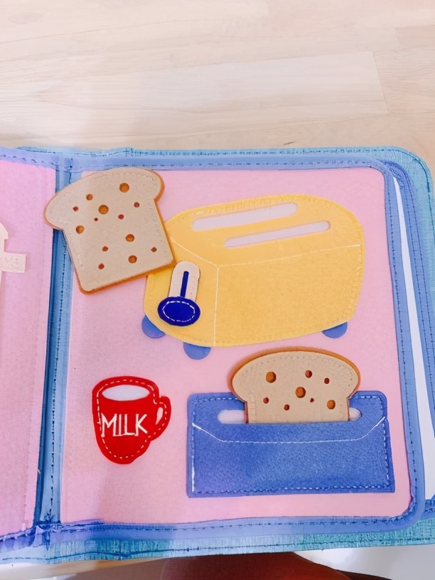 蒙特梭利益智玩具布书,蒙特梭利早教布书给宝宝自己做的