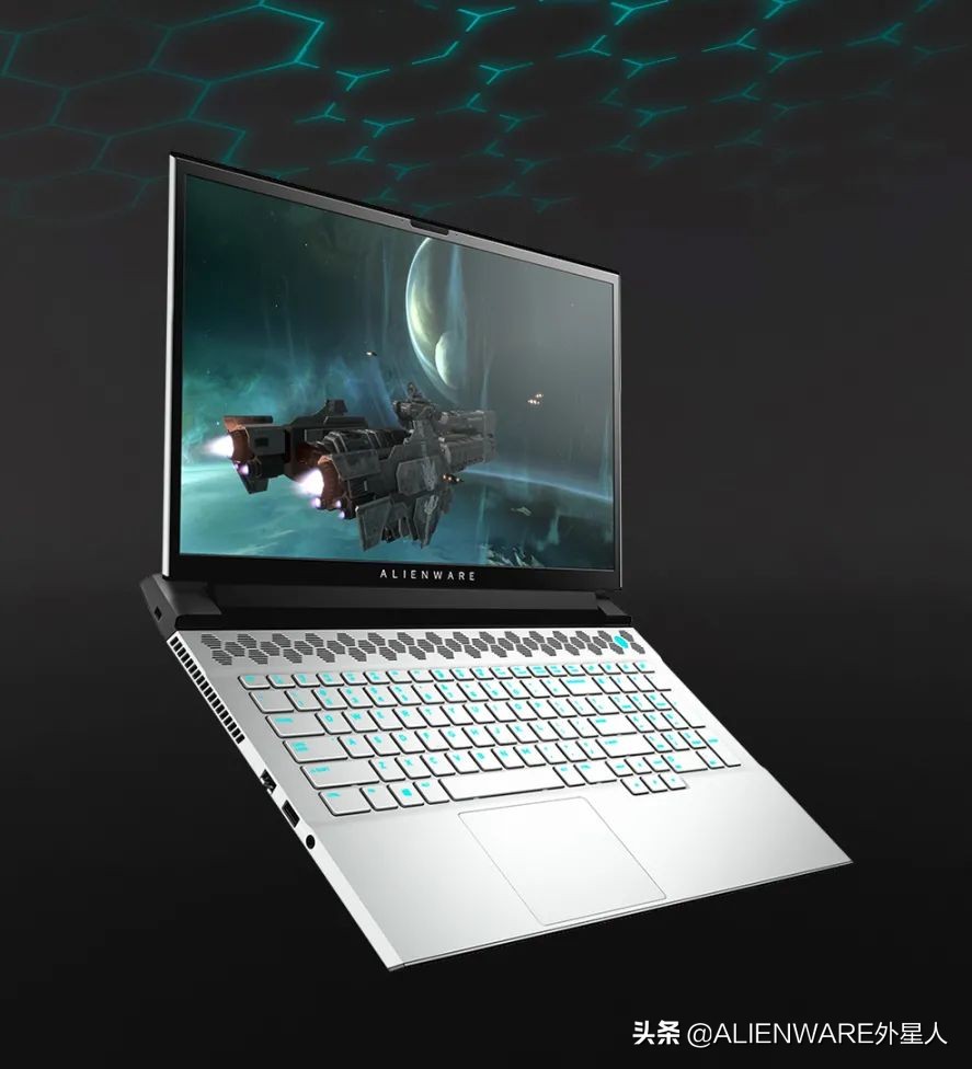 来自“MEME”的欢乐“洗礼”