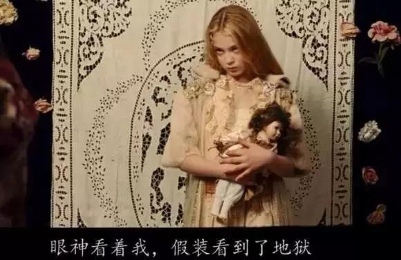 拍小孩视频事件,一个小孩被镜头拍到原视频