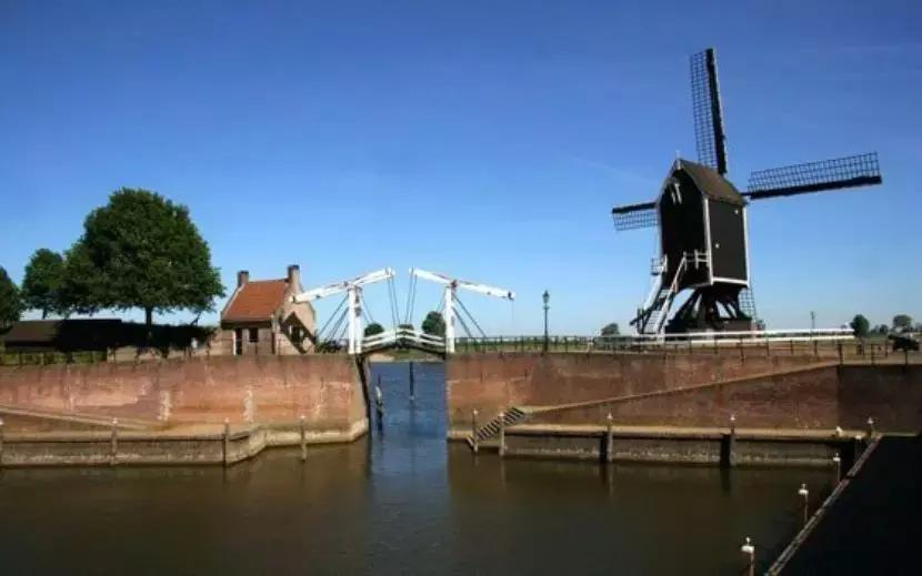 鍏ㄥ浗鍚勫湴椋庤溅,鑽峰叞纾ㄥ潑