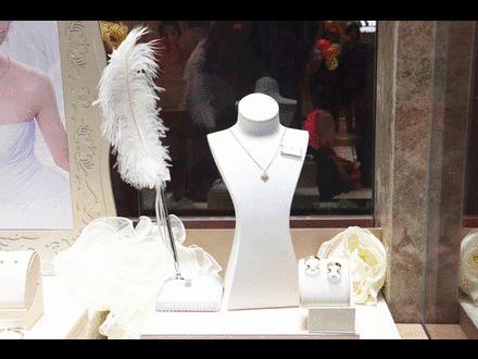 六福珠宝最新七代形象店,六福珠宝中央大街旗舰店