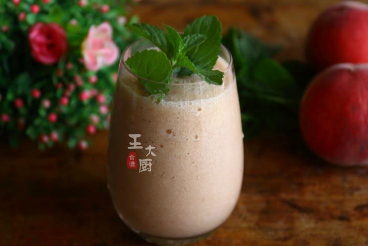 用水蜜桃汁做夏日饮品,好喝的自制饮品清凉夏日