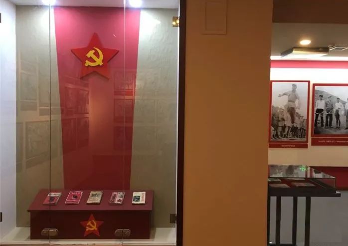 跟32127部队*党**员干部一起，到大连档案馆感悟“信仰的力量”！