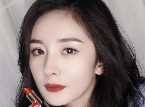 新手如何快速学会化妆,100个实用化妆小技巧化妆新手必看