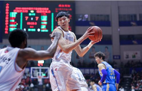 克拉克首秀砍34分,克拉克首秀完整视频